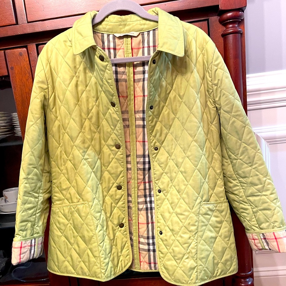 Beautiful lime green Burberry. Selling because it doesn’t fit me anymore.